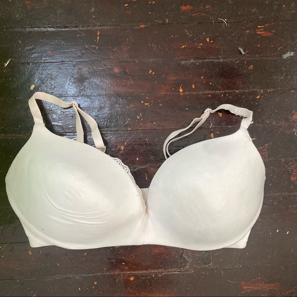Victoria’s Secret 34DD Light Pink Plunge Bra